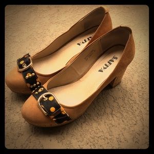 Light brown Safiya heels